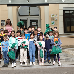 Gemeinsam für eine saubere Umwelt: Volksschule Enns sammelt Müll